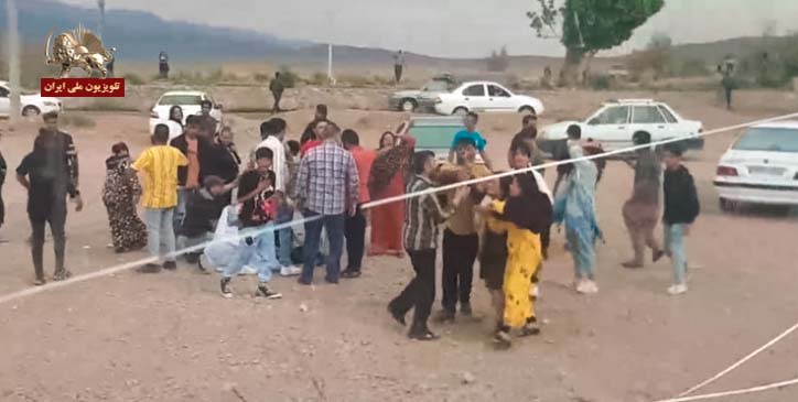 جان باختن یک زن هموطن در کرمان در جریان حمله مزدوران رژیم به خاطر حجاب